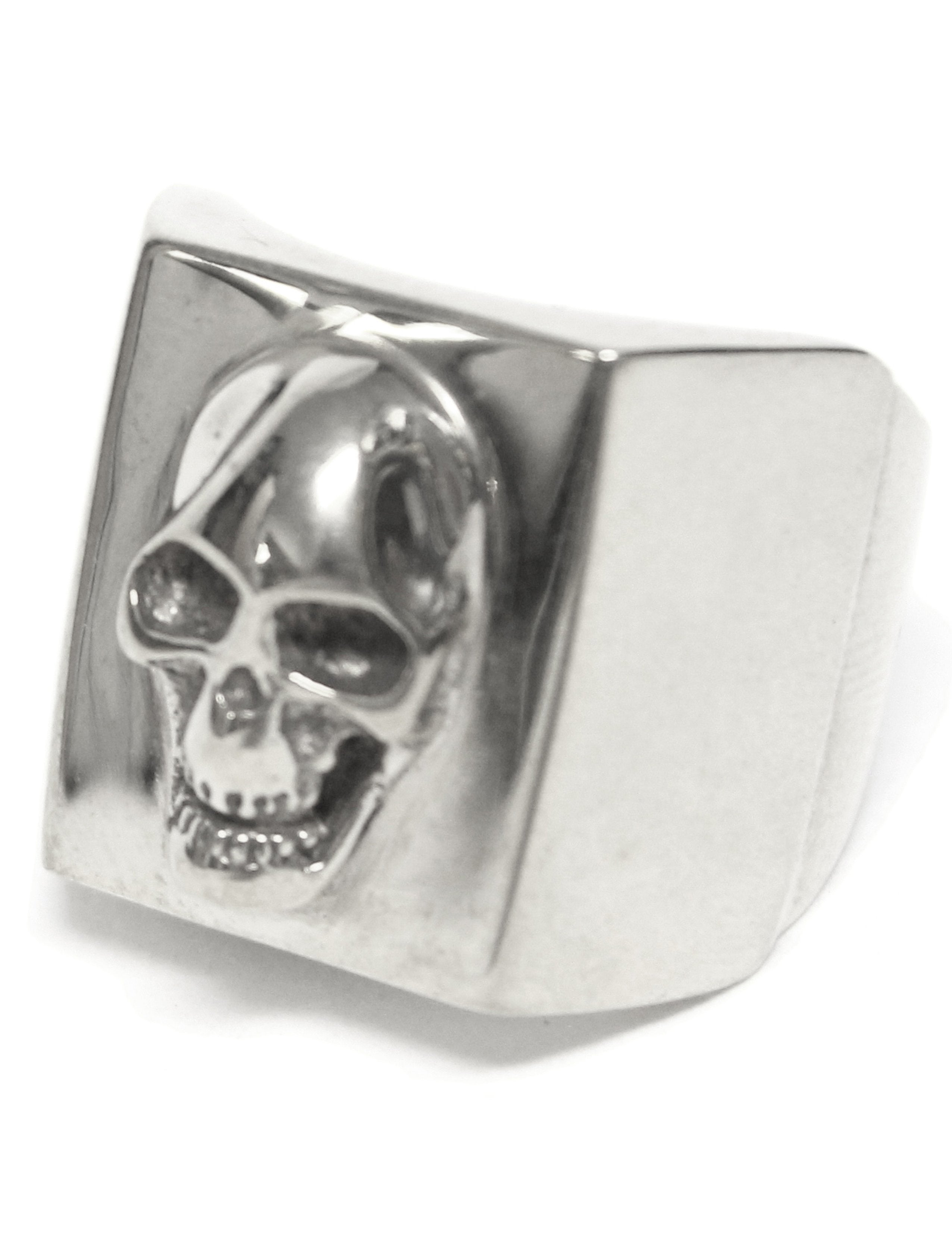 Robert Skull Ring - Erika Peña